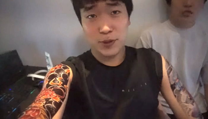 담배 피우며 위협하는 ‘일진 고교생 커플’에 ‘문신’ 보여주자 벌어진 일