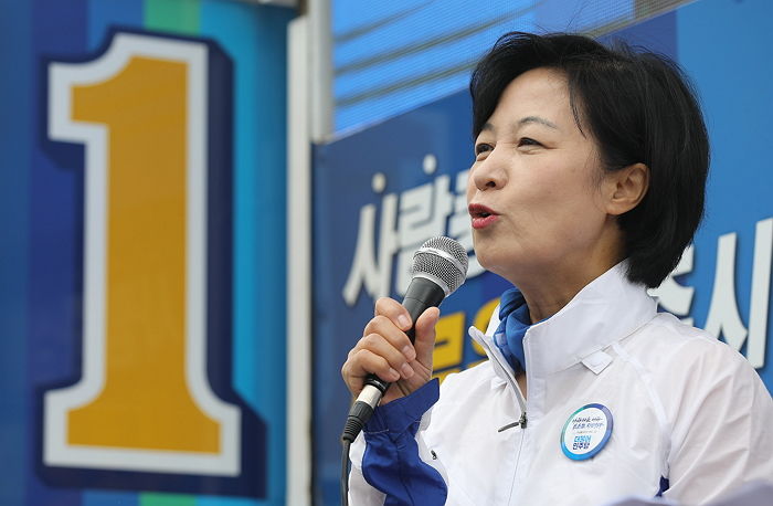 추미애 “젊은 친구들 이상한 데 관심 많아···경기지사는 일하는 능력만 보면 돼”