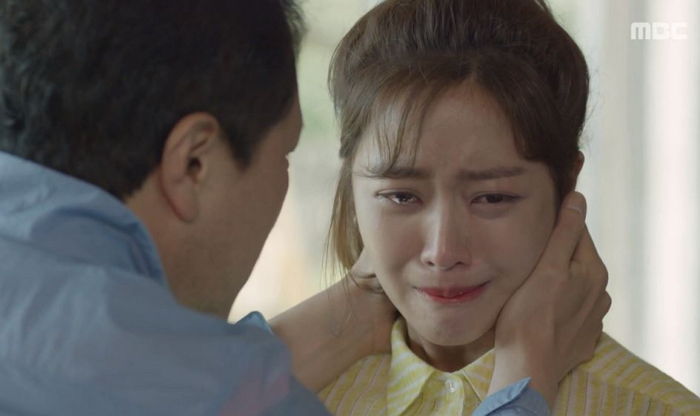 혼전임신한 딸 ‘뺨’ 후려치며 ‘낙태’ 강요하는 친아빠 응징한 시어머니