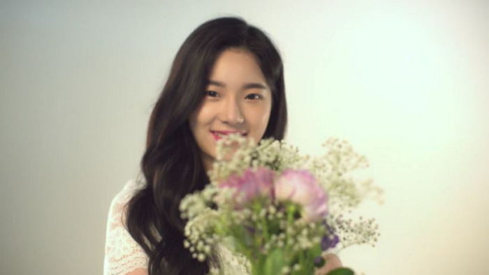 아이린 닮은 미모로 화제 돼 게임광고까지 찍은 한화 치어리더 조연주