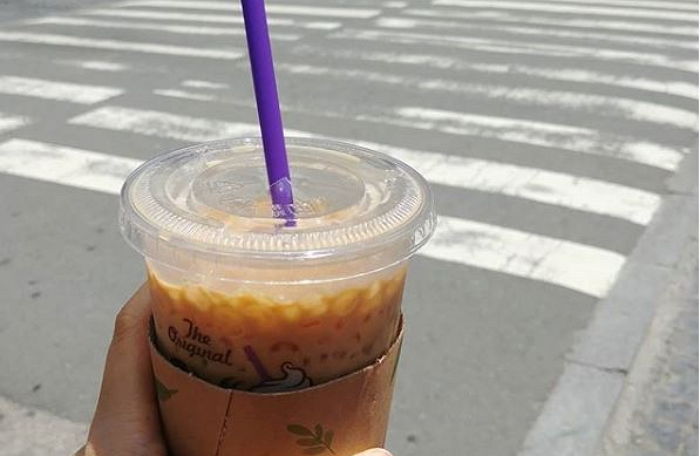 “아침 4천원짜리 커피 마시는 제게 ‘사치스럽다’고 친구가 구박하네요”