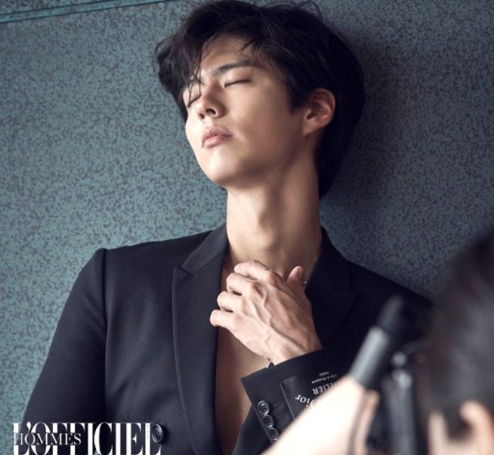 소년미 벗어던지고 치명적인 ‘섹시함’ 뽐내는 박보검 사진 3장