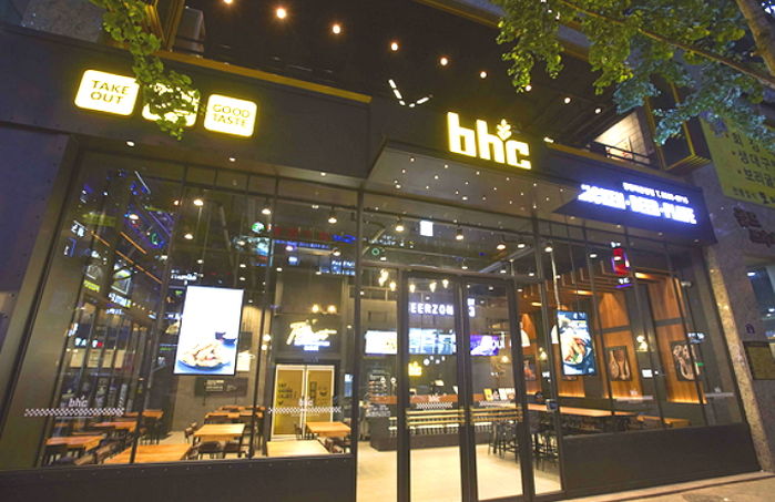 “깔끔하게 치맥 즐기자” bhc치킨 카페형 매장 ‘비어존’ 증가