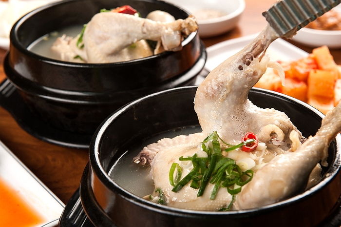 의외로(?) 맛있다고 난리 난 JMT 맘스터치 신상 ‘삼계탕’ 리얼 후기