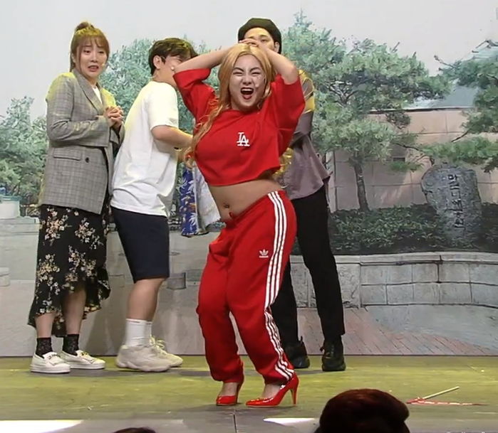 현아 변신해 ‘오동통 뱃살’ 적나라하게 드러낸 ‘뼈그맨’ 박나래