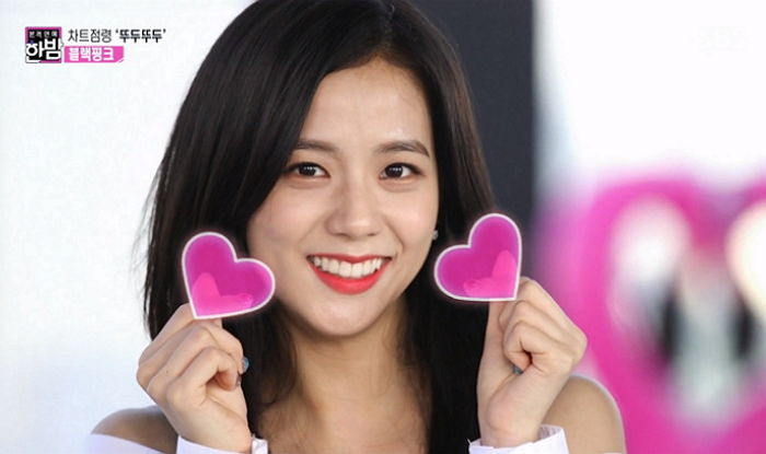 제니가 뽑은 블랙핑크 ‘미모 1위’ 지수의 러블리한 ‘하트 입술’