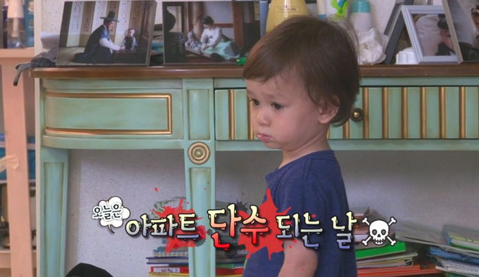 아빠가 물 엎지르자 후다닥 화장실 달려가 ‘변기물’ 떠다 주는 ‘악동’ 윌리엄