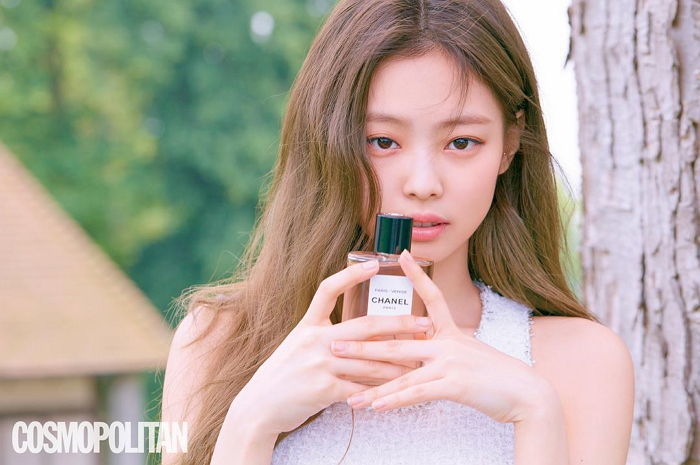 쎈 화장 지우고 청순미 가득한 비주얼로 화보 장인 등극한 ‘인간 샤넬’ 제니