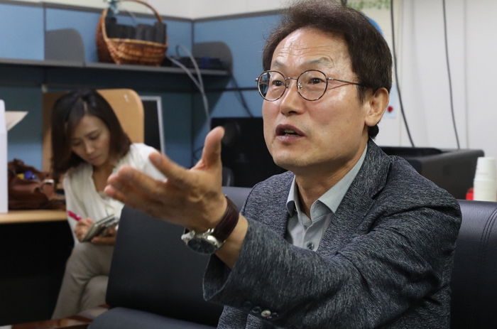 아들은 외고 졸업했는데 취임 즉시 자사고 ‘폐지’ 추진하는 조희연 서울시교육감