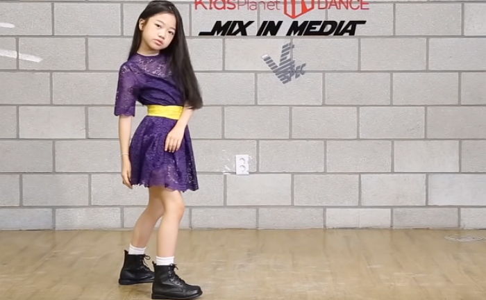 길쭉한 팔다리로 블핑 언니들 ‘뚜두뚜두’ 댄스 완벽 커버한 나하은