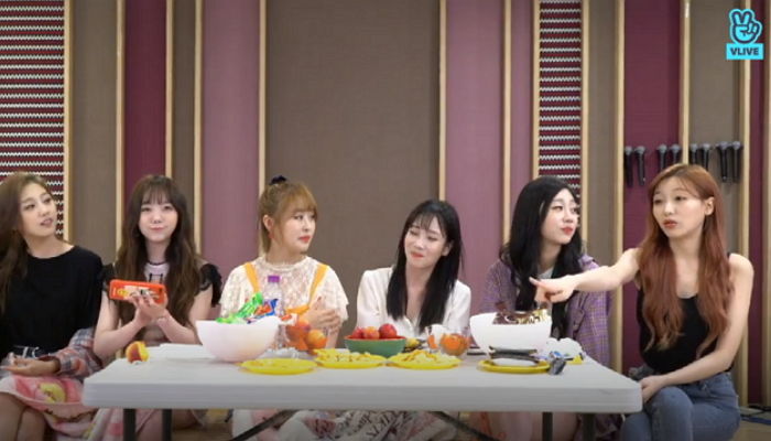 “그만 먹어라” 먹는것 계속 지적하는 팬에게 ‘진짜 정색’한 아이돌