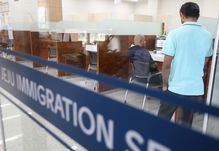 제주도서 ‘조현병’ 증상 보여 서울 병원으로 옮겨 치료받은 예멘 난민