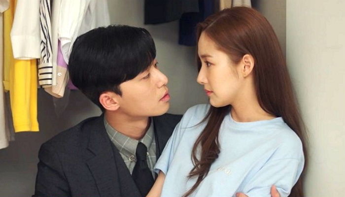 시청자들 너무 설레 발 동동 구르게 만든 박서준♥박민영의 ‘장롱 키스’