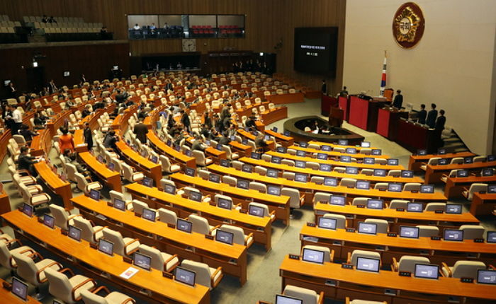 국민 혈세로 생활비에 아들 유학비로 펑펑 쓴 국회의원들