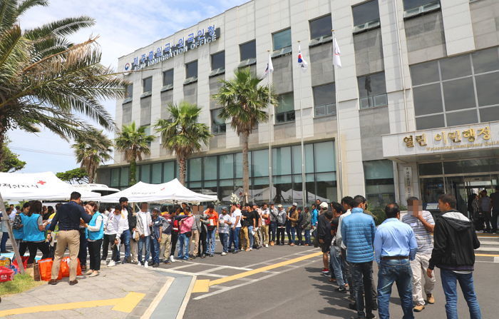 한국에서 열린 ‘난민 반대 집회’ 소식을 접한 외국인들의 솔직한 반응