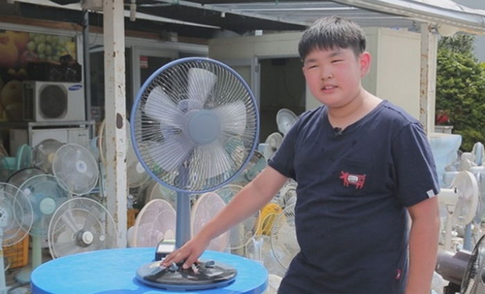 망가진 선풍기 뚝딱뚝딱 고쳐 어려운 이웃에 선물하는 11살 천재 소년