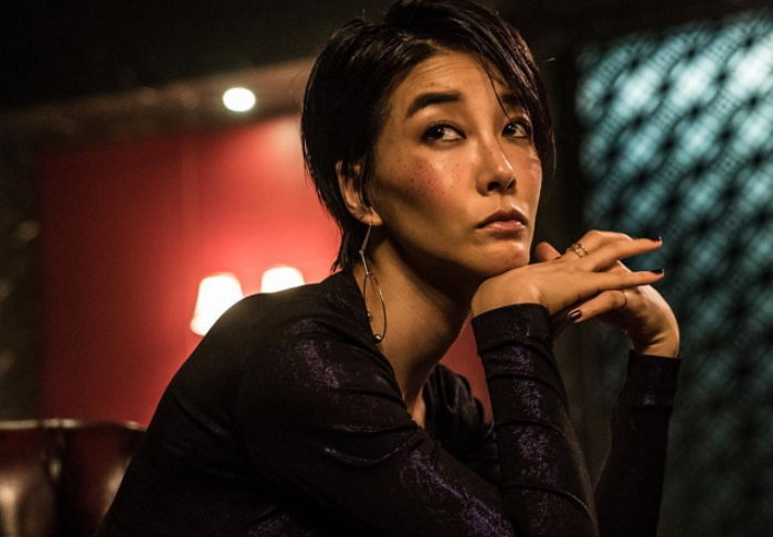 “딴 여자 찾아” 팬들 질문에 ‘사이다 조언’ 날린 배우 진서연