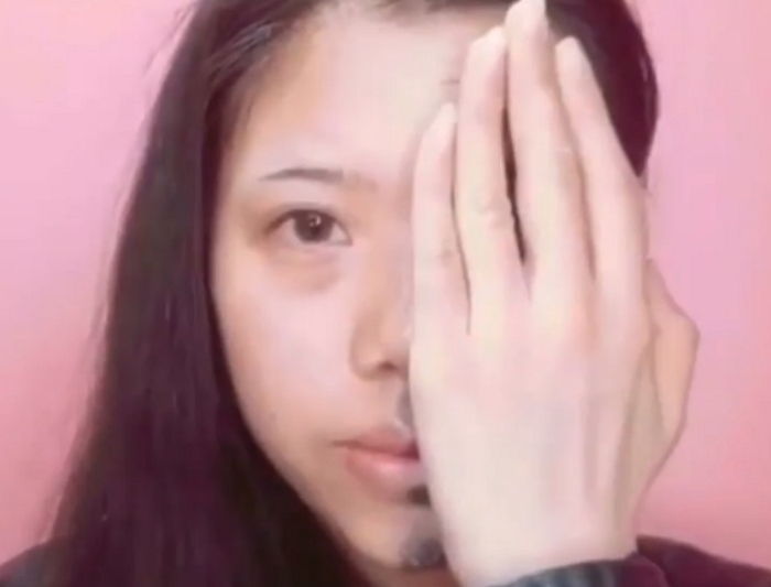 이 ‘금손’ 여성이 한쪽 손을 떼는 순간 ‘마블 히어로’가 등장한다