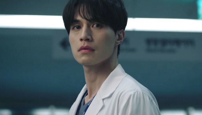 너무 잘생겨서 집중 안 됐다는 흰가운 입은 ‘라이프’ 속 이동욱 비주얼