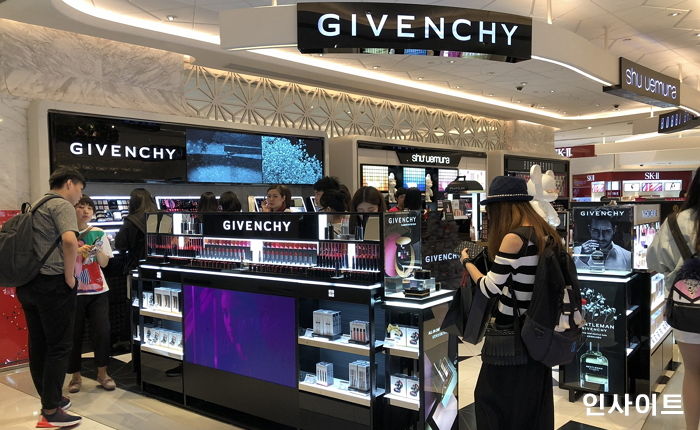 현대백화점, 국내 최초 프랑스 명품 화장품 ‘지방시 뷰티’ 선보인다