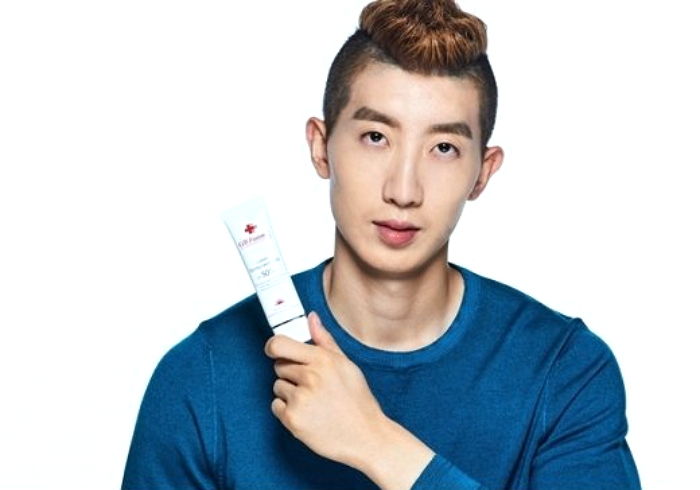 “눈을 제대로 뜰 수 없다”···화장품 화보 촬영서 ‘빛’주얼 제대로 뽐낸 조현우