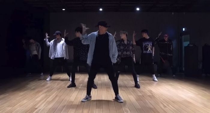 ‘조회수 폭발’했던 아이콘 ‘신곡 안무’ 풀영상이 공개됐다