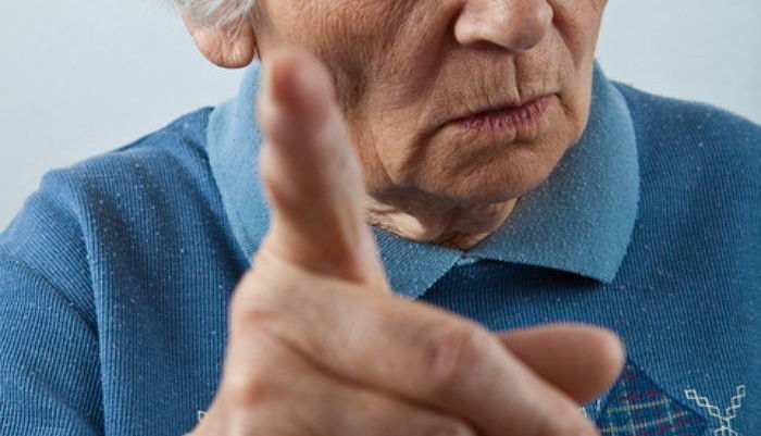 출산한 지 얼마 안 된 며느리에게 ‘체중계’ 들이밀며 한숨 푹푹 쉬는 시어머니