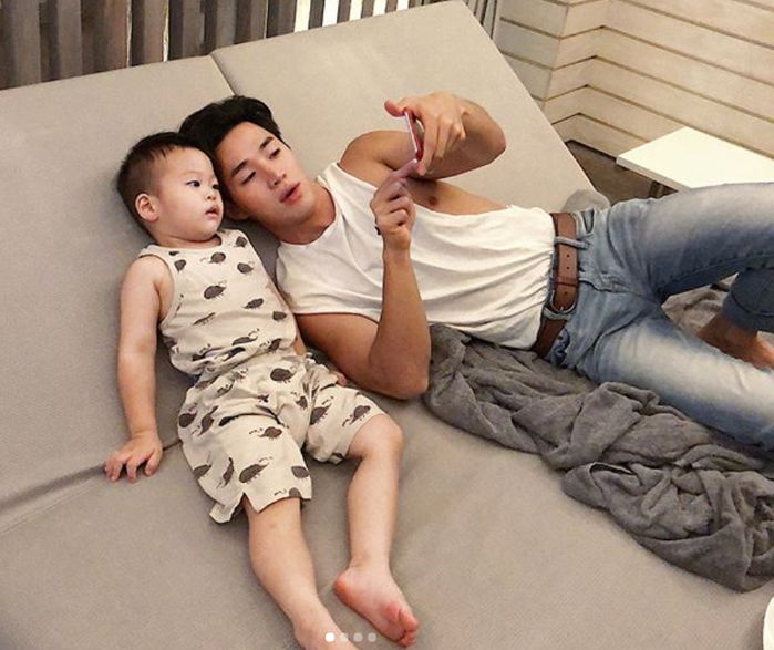 방송 중 전화한 ‘띠아모’ 정체 용기 내 공개한 헨리