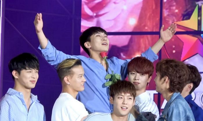 “오빠가 언제나 옆에 있어 줄게”···군입대 전 팬들에 사랑 고백하고 울먹인 서은광