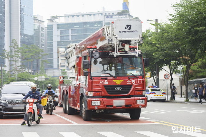 오는 금요일(10일)부터 소방차 주차 방해하면 벌금 ‘100만원’ 낸다