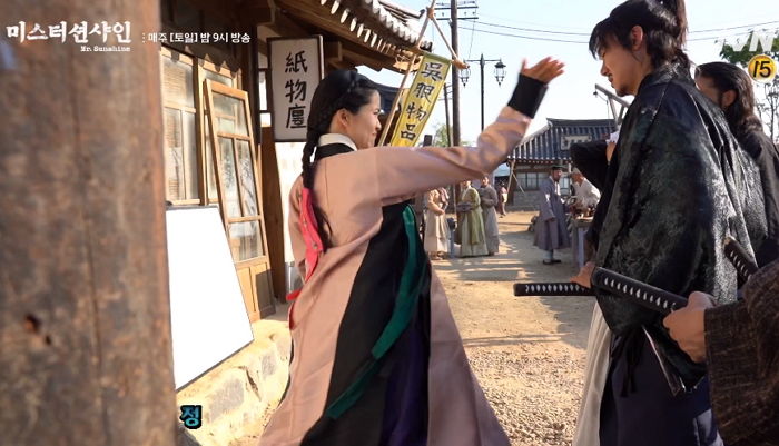 김태리가 뺨 때린 사람이 자기가 ‘처음’이라니까 좋아하는 유연석