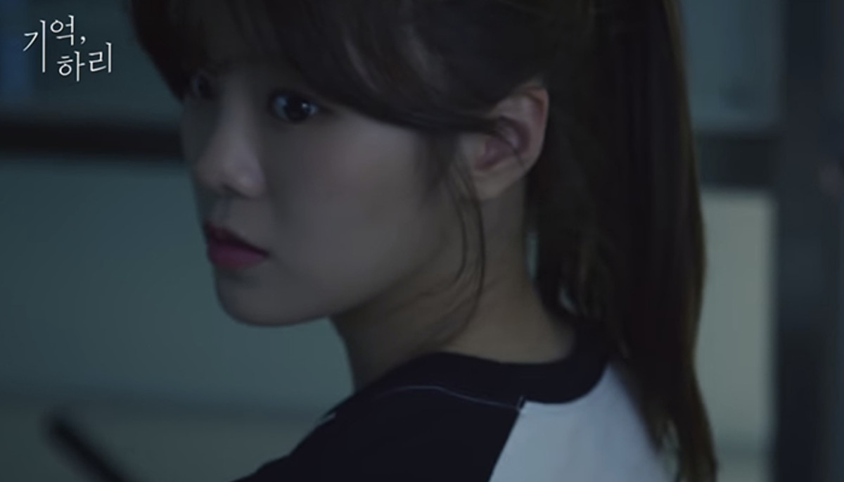 “눈앞에 자꾸 귀신이 나타나요” 심장 쫄깃해진다고 난리 난 학원 공포 드라마 ‘기억, 하리’ (영상)