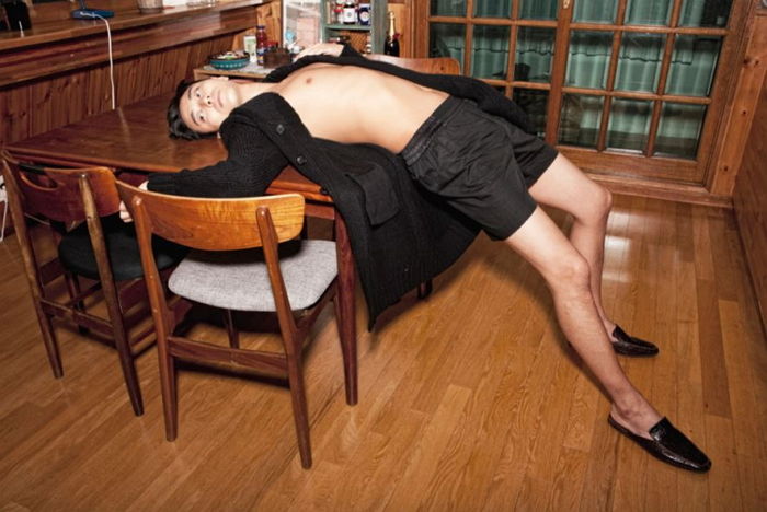 너무 야해 팬들도 왠지 몰래 보게 된다는 주지훈 17금(?) 화보