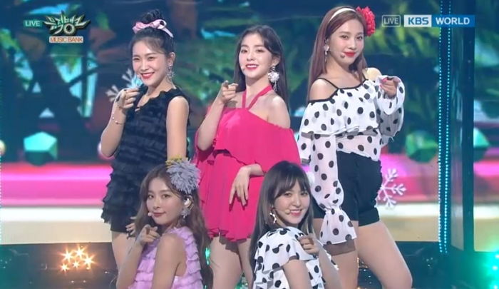 ‘상큼+발랄’ 비주얼로 미모 포텐 터트린 레드벨벳 뮤뱅 컴백 무대