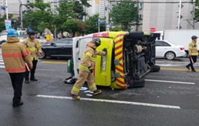 심정지 환자 싣고가다 교통사고 낸 119대원, 결국 구급차 운전 그만뒀다