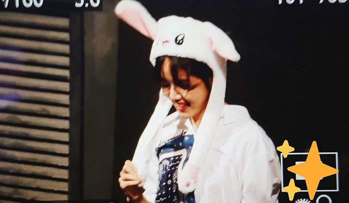 귀 움직이는 ‘토끼 모자’ 쓰고 ‘인간 토끼’로 변신한 김향기