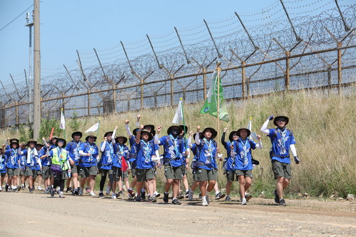 동아오츠카, 청소년들과 ‘휴전선 155마일’ 종주했다
