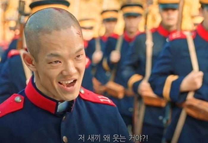 광복절 경축식서 ‘애국가’ 제창한 ‘나쁜 일본인’ 전문(?) 배우 이정현