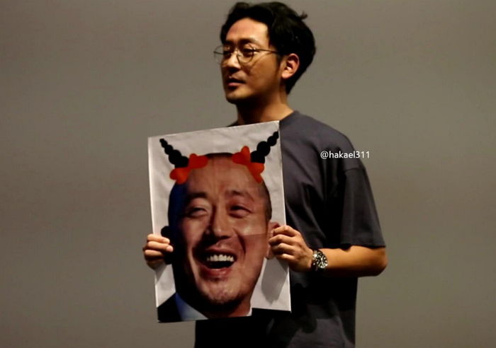 삐삐머리 합성사진 들고 향기랑 신나게 인증샷 남긴 ‘알감자’ 하정우