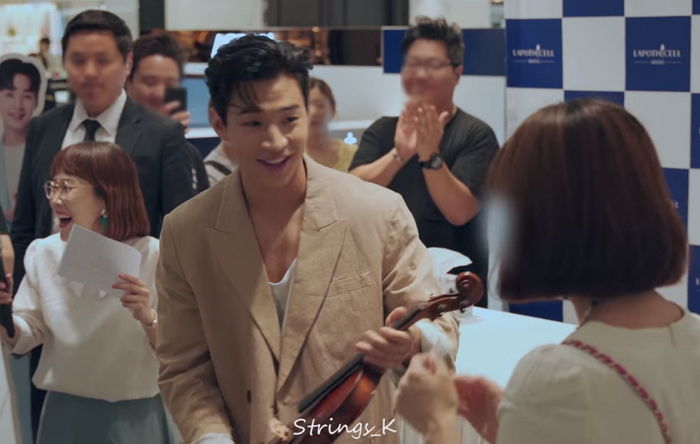 사인회에 바이올린 들고온 팬 위해 즉흥연주 펼친 헨리