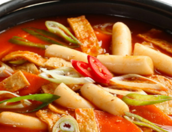제2의 노랑통닭 노리나…오븐마루치킨, 밀떡 사용한 국물 떡볶이 출시