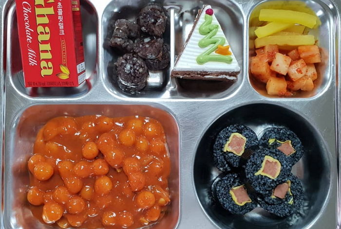 “김떡순+케이크” 당장 전학 가고 싶게 만드는 세경고 ‘급식’ 클라스