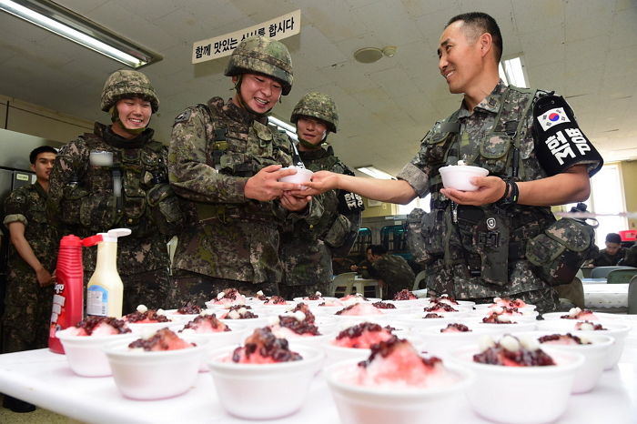 내년부터 장병들 팥빙수 해먹으라고 제빙기 ‘1932대’ 보급하는 국방부