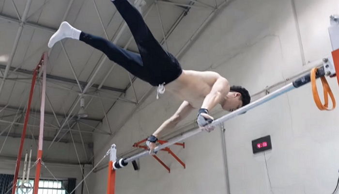 교실서 ‘공중부양’ 푸쉬업한 ‘능력치甲’ 고등학생의 평소 운동 수준