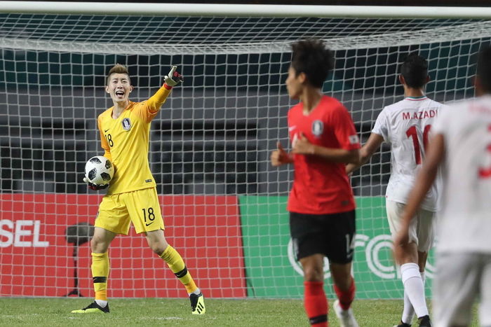 축구 팬들이 아시안게임 한일전서 조현우에게 기대하는 전설의 ‘골키퍼 골’