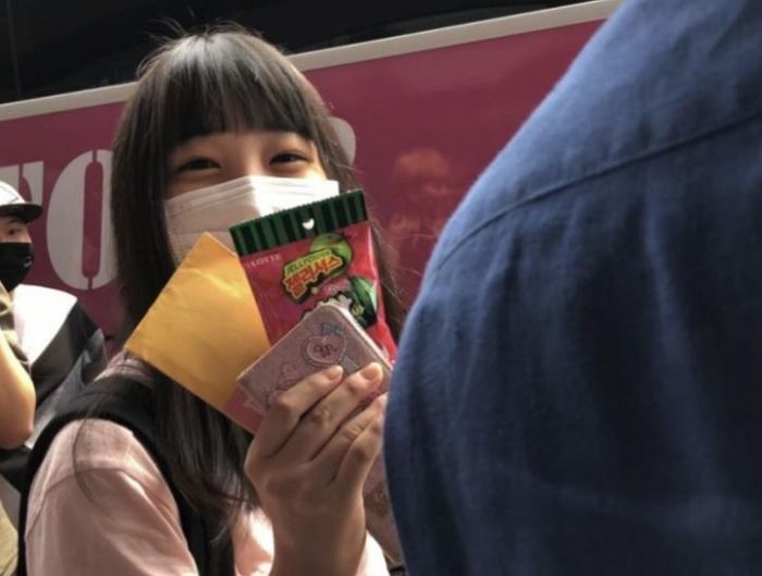 ‘프듀48’ 끝나고 일본 가는 길에 ‘500만원’ 어치 조공 받은 연습생