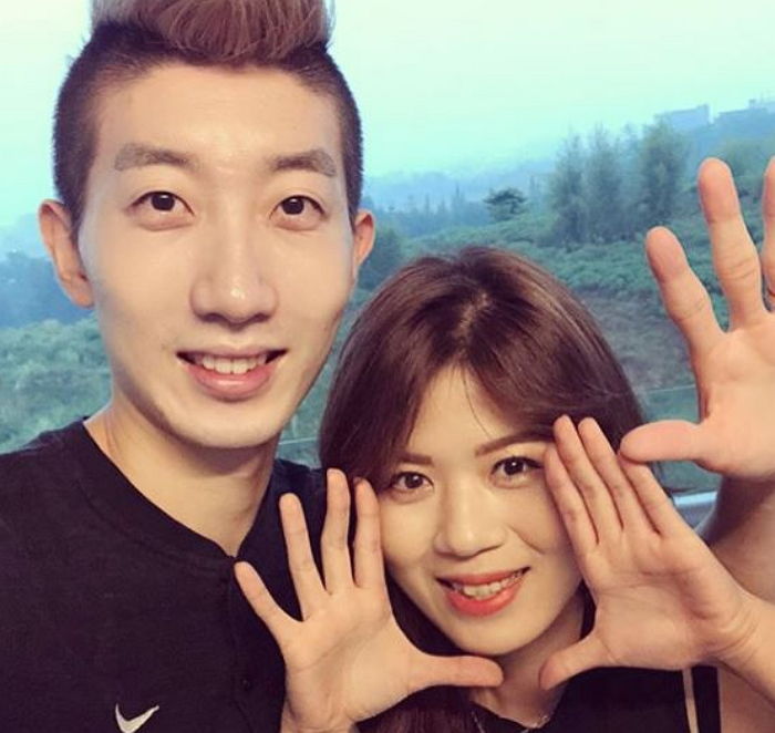 아시안게임 우승하자마자 아내와 인증샷 찍은 ‘사랑꾼’ 조현우
