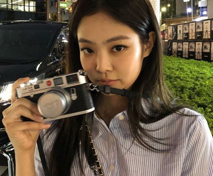 일본 여행서 역대급 ‘인형 미모’로 화보 장인 등극한 블랙핑크 제니