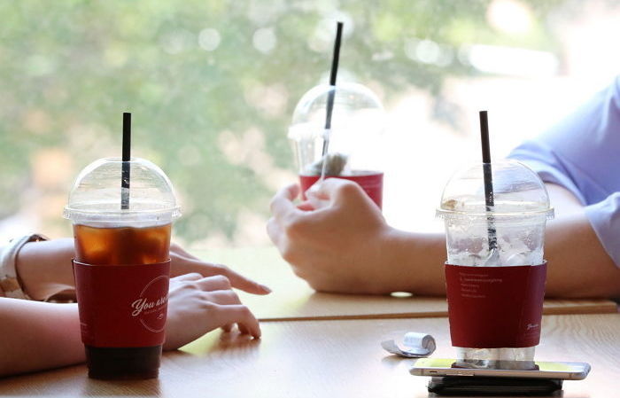 2027년부터 플라스틱 빨대·일회용컵 전면 사용 금지