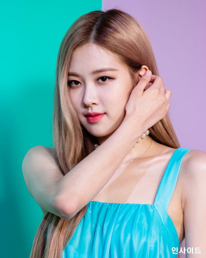 ‘디즈니 공주님’ 그 자체였던 오늘자 ‘개미허리’ 블핑 로제 비주얼